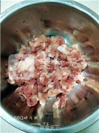 【意外的美味】BBQ烤肉披萨的做法步骤：2