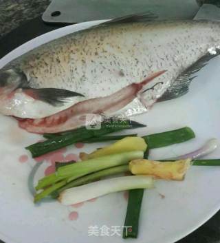清蒸鳊鱼的做法步骤：2