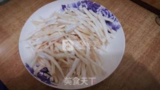 干煸杏鲍菇的做法步骤：1