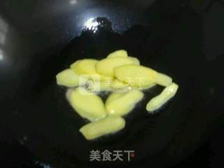 黄酒煮鸡的做法步骤：4