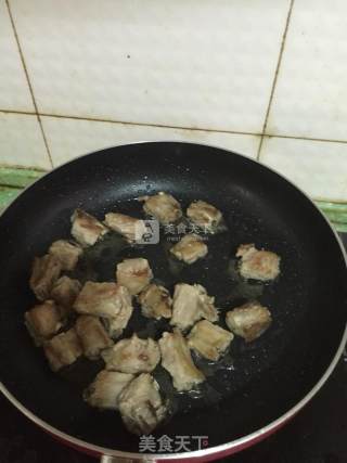 玉米莲藕排骨汤的做法步骤：7