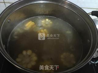 玉米莲藕排骨汤的做法步骤：9