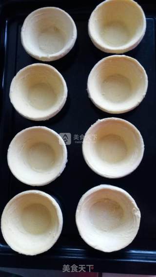 简易版蛋挞的做法步骤：1