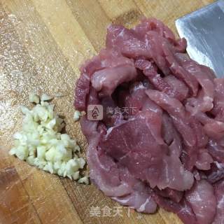 豆苗炒肉片的做法步骤：2