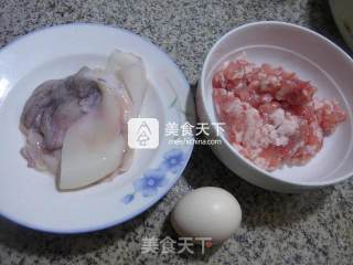 鸡蛋乌贼蒸肉末的做法步骤：1