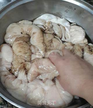 红烧肥肠的做法步骤：2