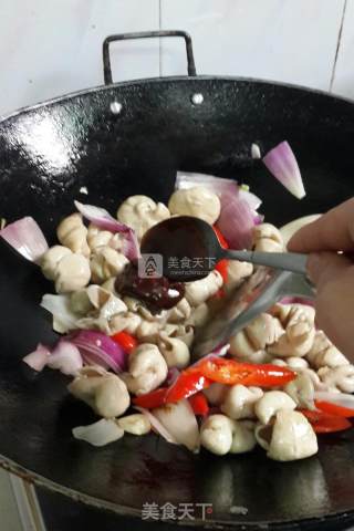 红烧肥肠的做法步骤：12