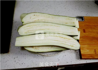 【桃李厨艺】素食一族：这样的烤茄子你吃过吗？学一下，保证百吃不厌！！！的做法步骤：2