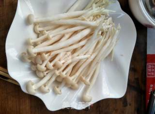 蒜香蚝油白玉菇的做法步骤：1