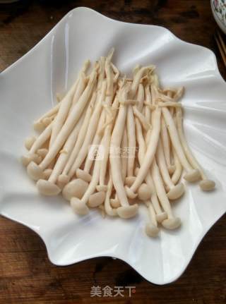 蒜香蚝油白玉菇的做法步骤：3