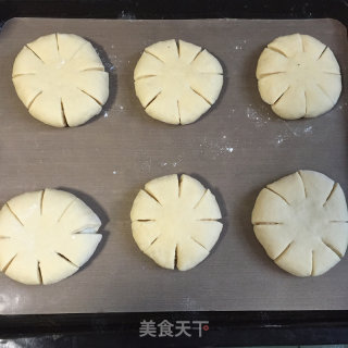 山药花形面包的做法步骤：5