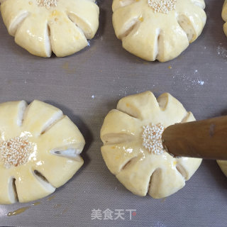 山药花形面包的做法步骤：6