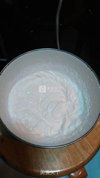 送给自己的生日礼物～【草莓圣诞老人裸蛋糕】的做法步骤：11