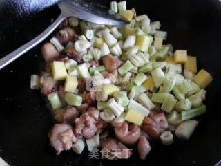 芸豆土豆炒鸡丁的做法步骤：7