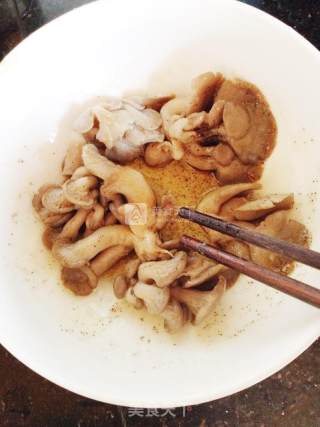 黑胡椒烤秀珍菇的做法步骤：7