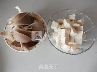 平菇豆腐鱼汤的做法步骤：2