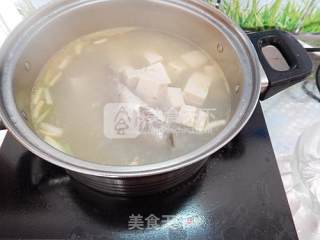 平菇豆腐鱼汤的做法步骤：5