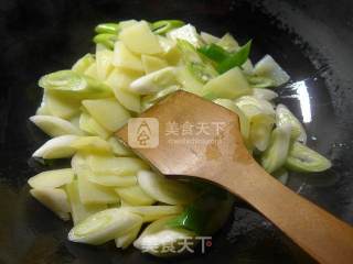 大葱炒土豆的做法步骤：4
