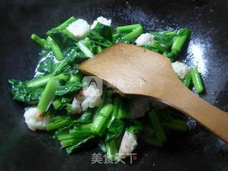 虾味球炒油菜蕻的做法步骤：7