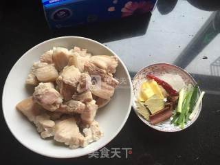 元宝肉的做法步骤：1