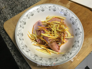 橙香蜜汁鸡翅的做法步骤：1
