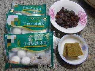 桂圆煮汤圆的做法步骤：1