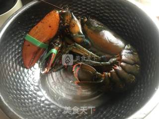 蒜蓉粉丝蒸龙虾的做法步骤：1