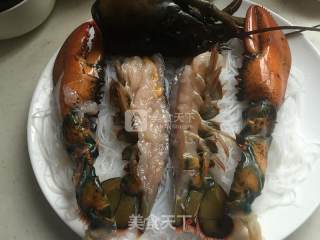 蒜蓉粉丝蒸龙虾的做法步骤：5