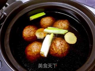 红烧狮子头的做法步骤：12