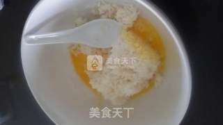黄金炒饭
蛋炒饭可谓是多种多样，不同地域有着不同的特色黄金炒饭是北京特色蛋炒饭的一种，有着宫廷厨艺的背景的做法步骤：3