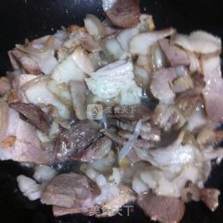 回锅肉的做法步骤：3