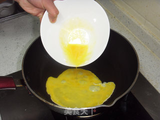 西红柿炒鸡蛋的做法步骤：2