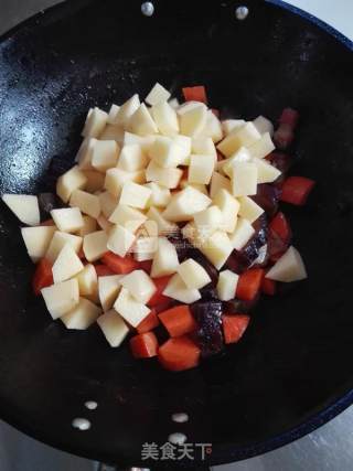 腊肉焖饭的做法步骤：4
