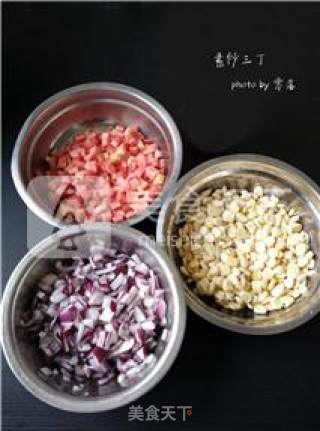 ​【厨房里的“边角余料”】素炒三丁的做法步骤：1