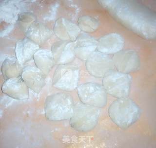 香葱鲜肉包的做法步骤：9