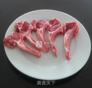孜然小羊排的做法步骤：1