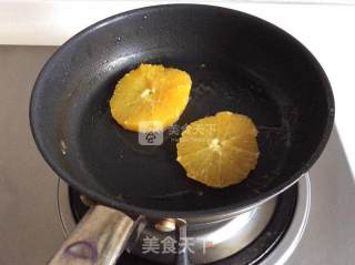 酸甜可口橙香鸭肉的做法步骤：10