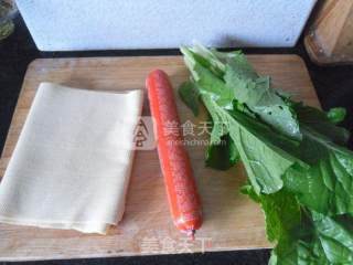 干豆腐烧牛肉肠的做法步骤：1