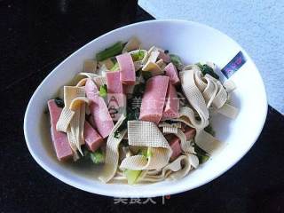 干豆腐烧牛肉肠的做法步骤：11