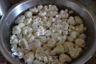 干炒菜花的做法步骤：1