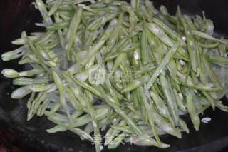 清炒四季豆的做法步骤：3
