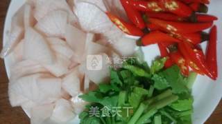 泡菜炒魔芋的做法步骤：3