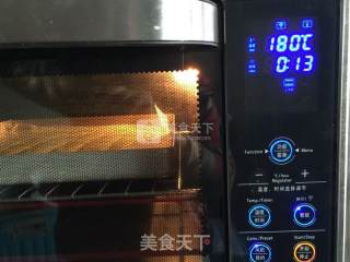 抹茶草莓卷的做法步骤：11