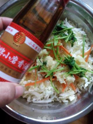 海蜇头拌白菜心的做法步骤：9