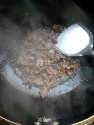 牛肉炒香菜的做法步骤：4