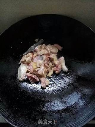板栗烧鸡——经典下饭菜的做法步骤：3