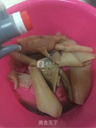 麻辣肉皮冻的做法步骤：4