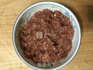 猪肉荸荠小肉包的做法步骤：4