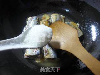 红烧秋刀鱼的做法步骤：8