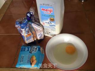软糯蜜意吐司卷的做法步骤：1